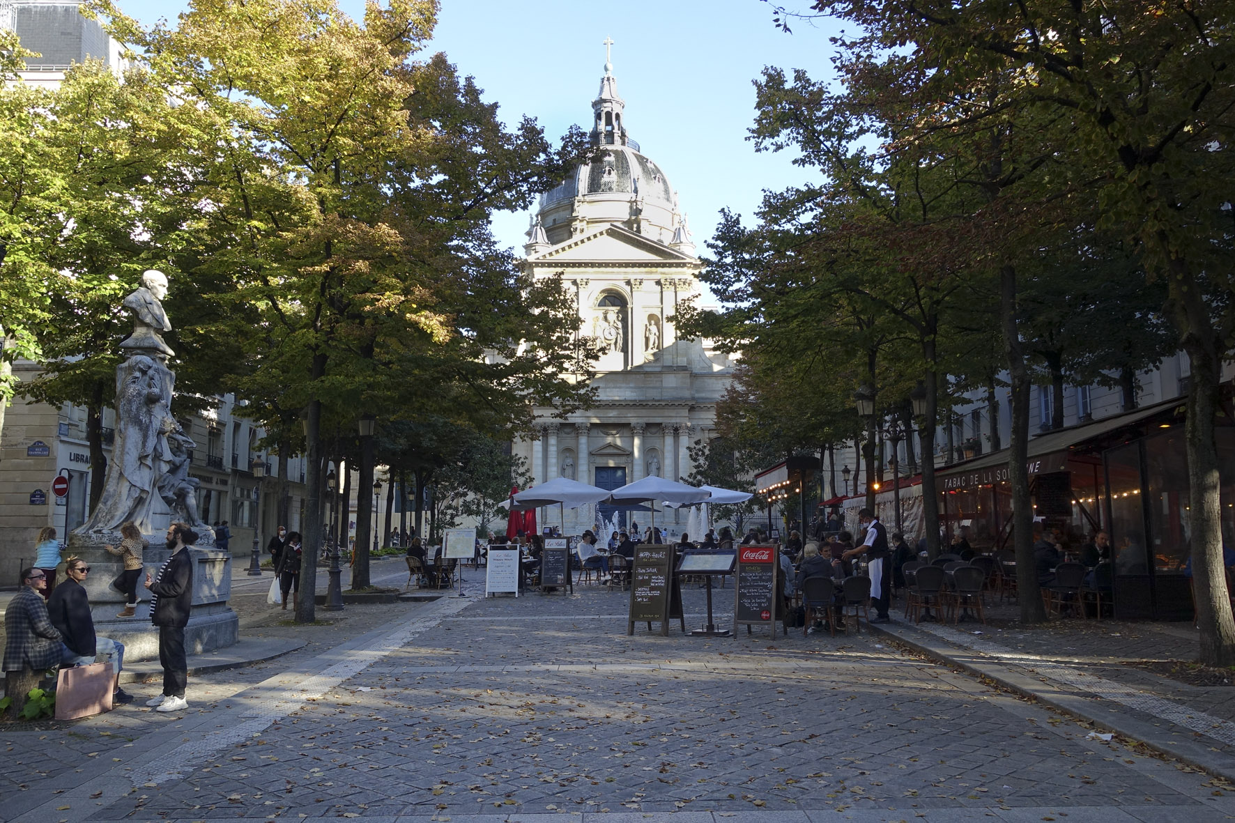 De la place de la Sorbonne à la place Saint-Michel : l’Université, l’histoire et les axes